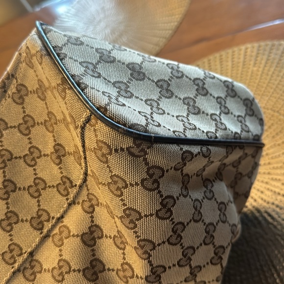 Gucci Handbag - Picture 10 of 10
